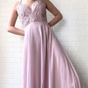 💅🏻 pink prom Lulus laced dress. THIS WAS SUCH A FIND